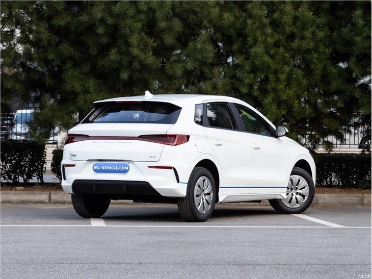 BYD E2