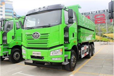 Caminhão basculante FAW 6×4 J6P usado