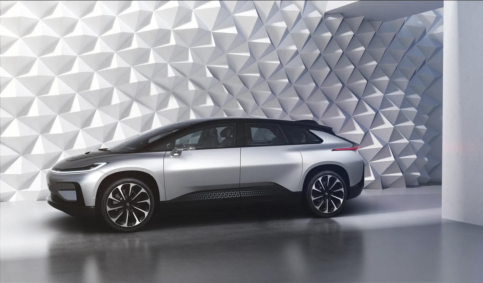Faraday Future planeja conduzir um desdobramento de ações e atrasar a entrega...