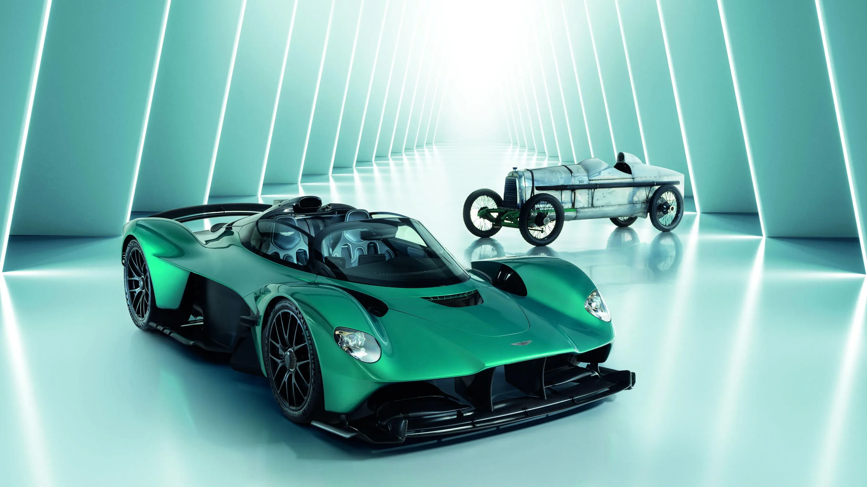 Aston Martin vai colaborar com a Lucid na produção de veículos elétricos