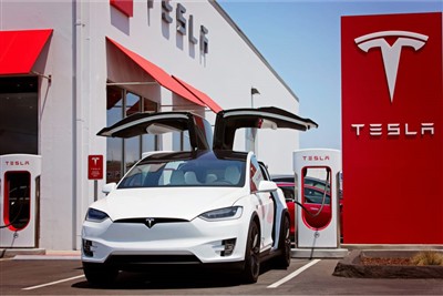 Ainda RMB 90,000 mais caro que a versão chinesa? Tesla reduz preços de veícul...