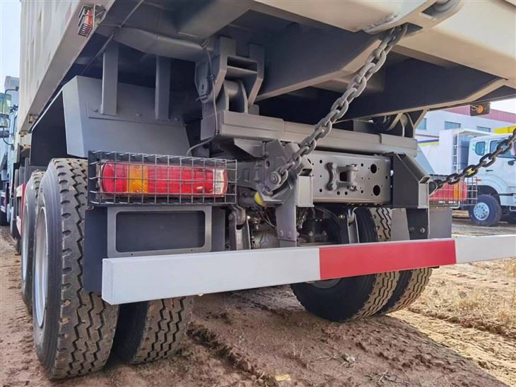 New Sinotruk HOWO 371HP 6x4 Dump Truck