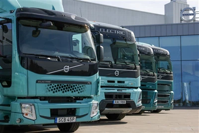 Volvo Trucks supera as expectativas de desempenho para 2023, mas planeja redu...
