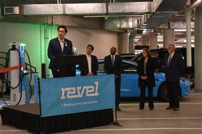 Uber colabora com a startup de veículos elétricos Revel para expandir a rede ...