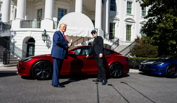 Trump planeja comprar um{0}}novo Tesla para apoiar Musk